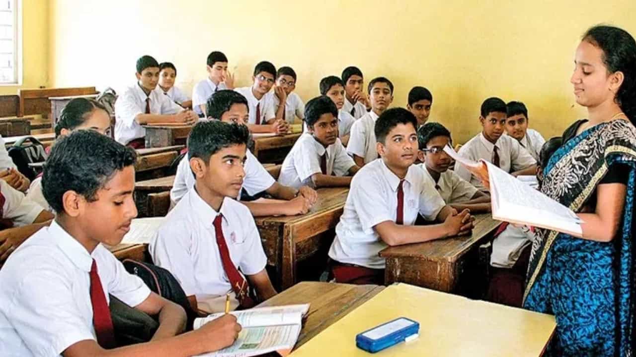 School Fees Hike: സ്കൂൾ ഫീസ് കൂട്ടിയത് 80 ശതമാനം വരെ, കടം വാങ്ങിയും വായ്പ എടുത്തും വിദ്യാഭ്യാസം,