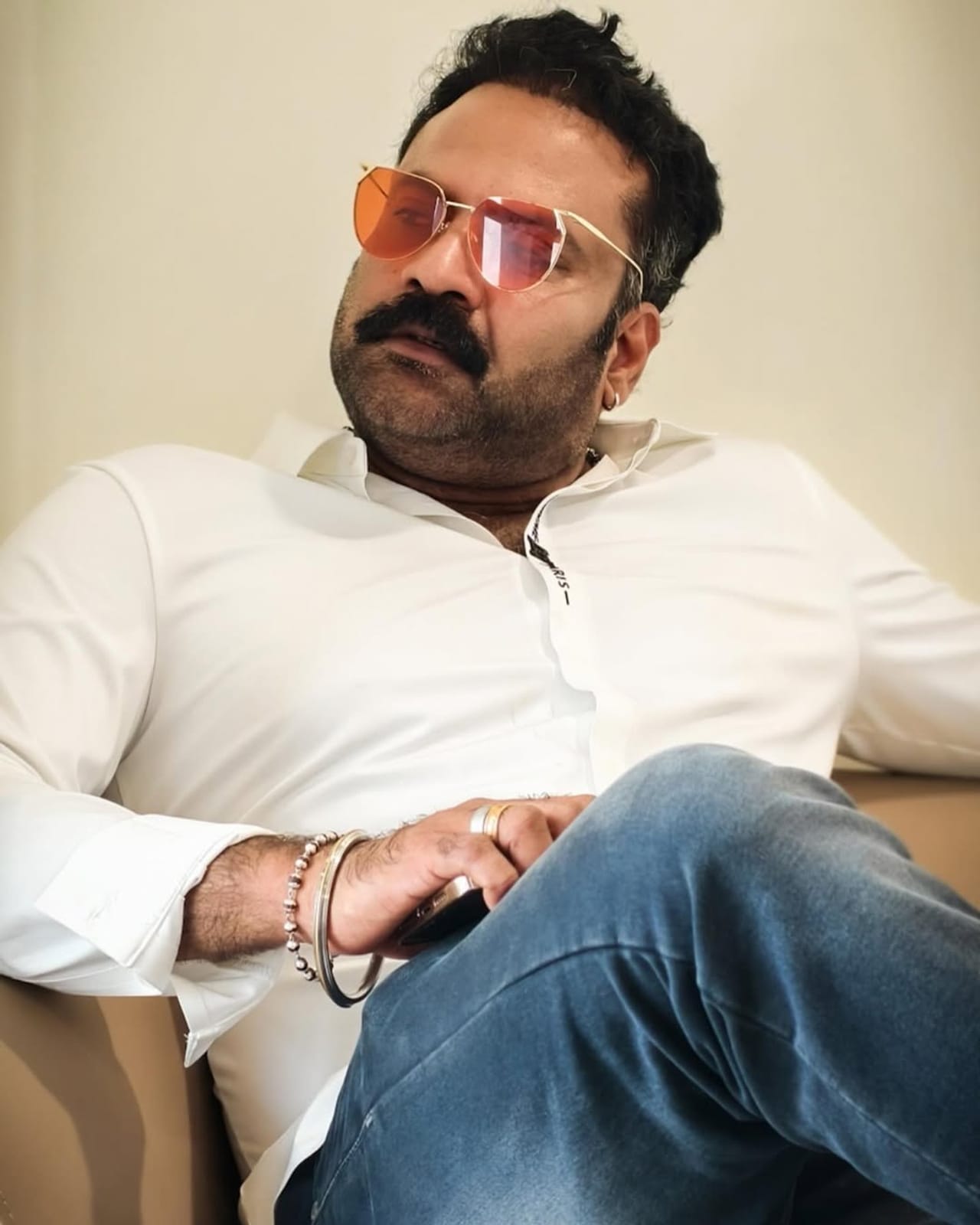 മലയാള സിനിമയില് ലഹരി ഉപയോഗിക്കുന്നതുമായി ബന്ധപ്പെട്ട് ഒട്ടനവധി നടന്മാരുടെ പേരുകള് ഇടയ്ക്കിടെ ഉയര്ന്നുവരാറുണ്ട്. ഈ ലഹരി ഉപയോഗത്തിനെതിരെ പല നടന്മാരും രംഗത്തെത്തുകയും ചെയ്തിട്ടുണ്ട്. അക്കൂട്ടത്തില് ഒരാളാണ് ടിനി ടോം. (Image Credits: Instagram)