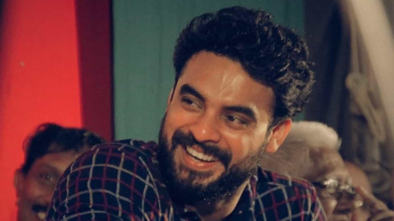 Tovino Thomas:  ആ ടെന്‍ഷന്‍ എടുക്കാനുള്ള മാനസികാവസ്ഥയിലായിരുന്നില്ല, തന്റെ ചേട്ടനും മാനേജരും ചായക്ക് കണക്ക് പറയുന്നവരല്ല