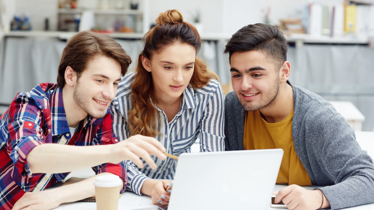 UGC New Rules 2025: വർഷത്തിൽ രണ്ടുതവണ പ്രവേശനം, മൾട്ടിപ്പിൾ എൻട്രി; വീണ്ടും പരിഷ്കരണവുമായി യുജിസി