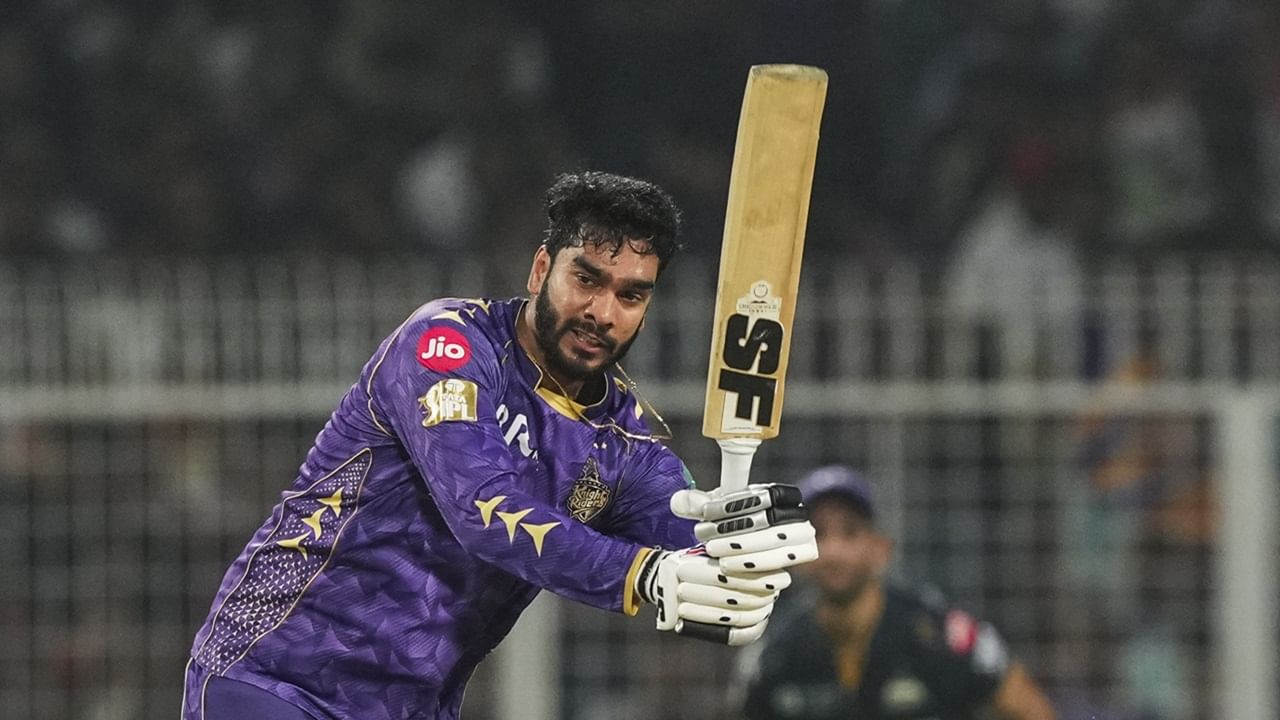 IPL 2025: 23.75 കോടിയുടെ താരം, തുഴഞ്ഞ് ടീമിനെ തോല്‍പിച്ചു; വെങ്കടേഷ് അയ്യര്‍ക്ക് പൊങ്കാല