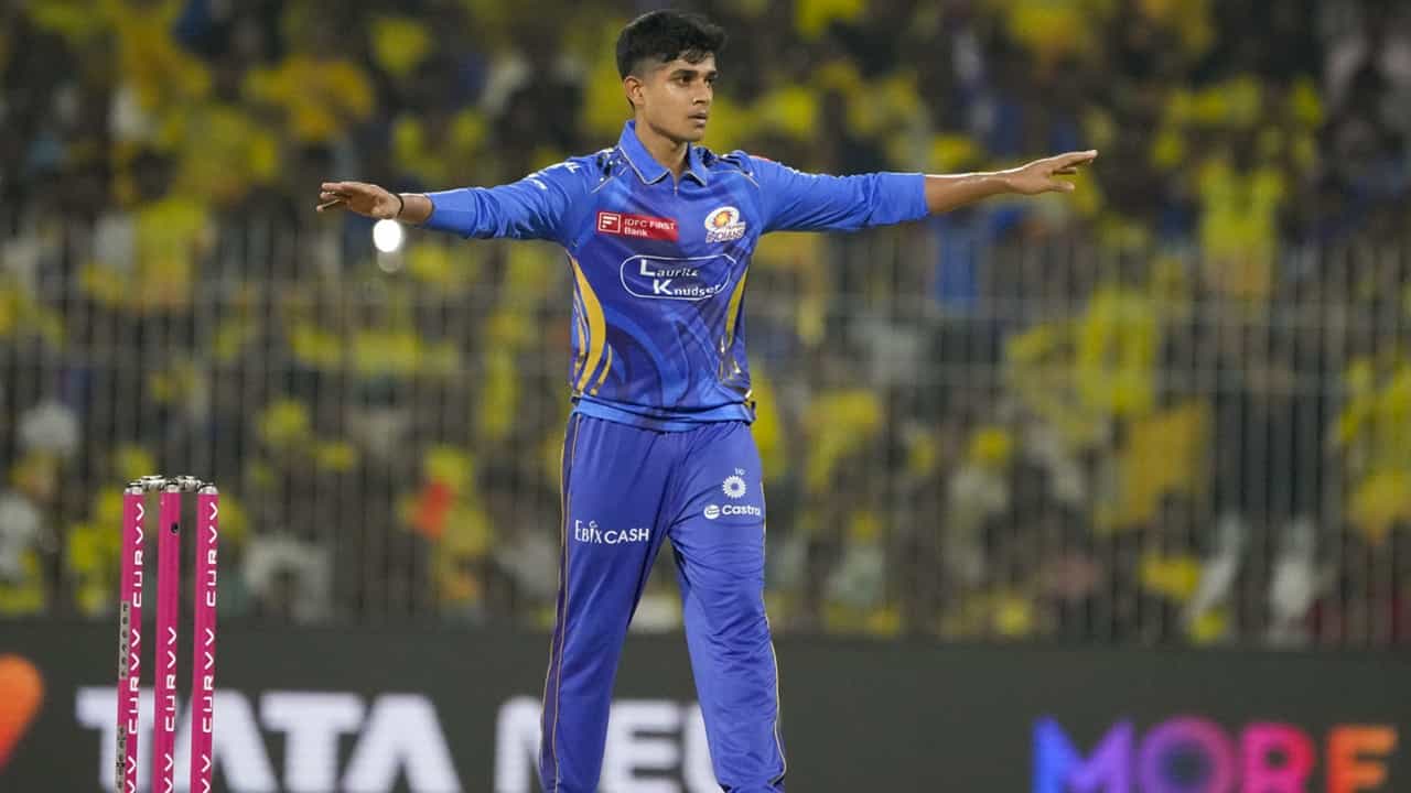 IPL 2025: ഫുട്‌ബോളിലും ഞെട്ടിച്ച് വിഘ്‌നേഷ് പുത്തൂര്‍, കണ്ണു തള്ളി ഹാര്‍ദ്ദിക് പാണ്ഡ്യ; ചെക്കന്‍ ഒരേ പൊളിയെന്ന് മുംബൈ ഇന്ത്യന്‍സ്‌