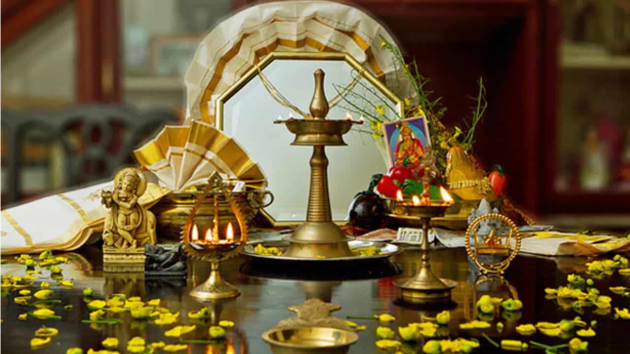 Vishu 2025: പടക്കമില്ലാതെ എന്ത് ആഘോഷം; വിഷു ശരിക്കും അങ്ങ് മലബാറിലല്ലേ...ഒരു വടക്കന്‍ വിഷു