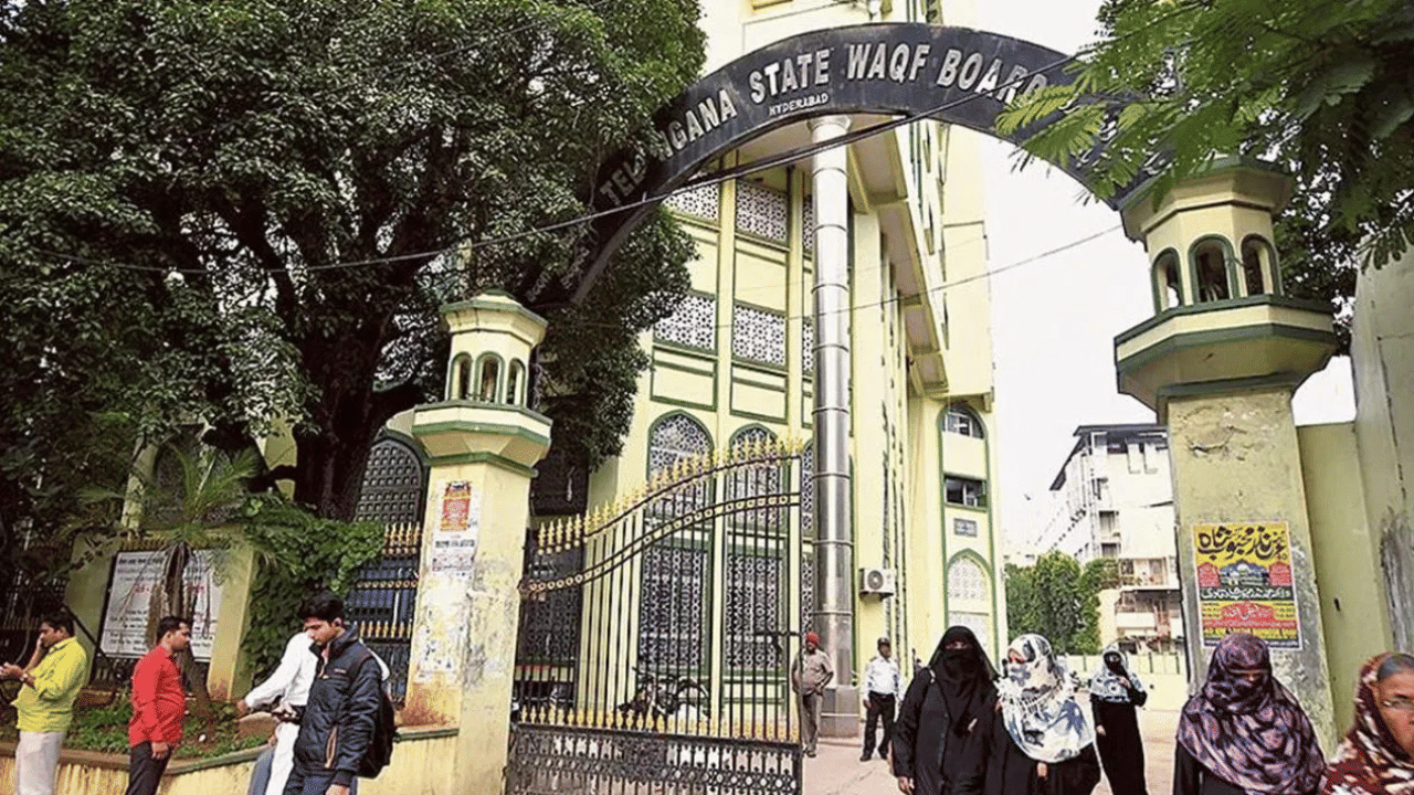 Waqf Amendment Law 2025: വഖഫ് ഭേദഗതി നിയമം പ്രാബല്യത്തിൽ; കേന്ദ്രസർക്കാർ വിജ്ഞാപനമിറക്കി