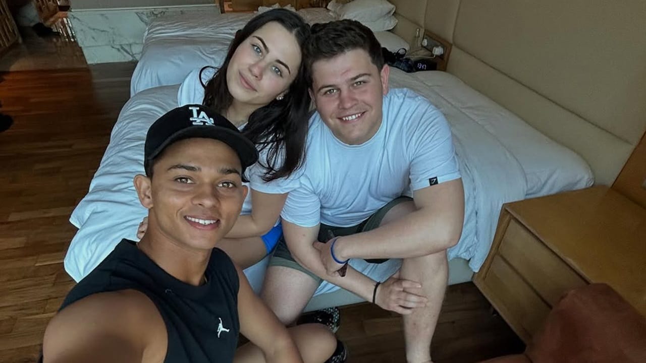 അതേസമയം, ബ്രിട്ടീഷ് യുവതി മാഡി ഹാമില്‍ട്ടണുമായി താരം ഡേറ്റിങിലാണെന്ന് അഭ്യൂഹം പ്രചരിക്കുന്നുണ്ട്. പഞ്ചാബ് കിങ്‌സിനെതിരായ മത്സരം കാണാന്‍ മാഡി ഗാലറിയിലെത്തിയിരുന്നു. മൂന്ന് വര്‍ഷത്തിനിടെ പലപ്പോഴും ജയ്‌സ്വാള്‍ കളിക്കുന്ന മത്സരങ്ങളില്‍ മാഡി ഗാലറിയിലെത്താറുണ്ട് എന്നാല്‍ അഭ്യൂഹങ്ങളെക്കുറിച്ച് ഇരുവരും പ്രതികരിച്ചിട്ടില്ല.