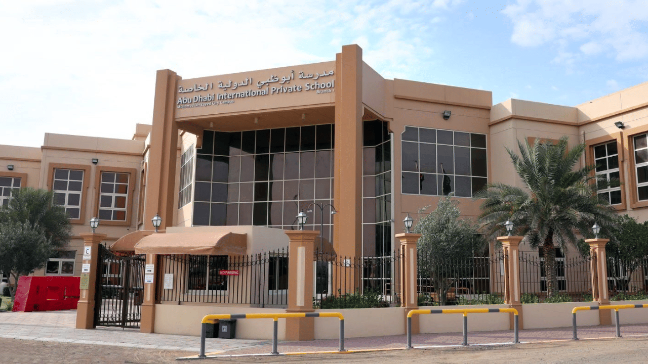 Abudabi School Guidelines: മാറ്റവുമായി പുതിയ അധ്യയന വർഷം; മൊബൈൽ ഫോൺ പാടില്ല, ഹാജർ ഇങ്ങനെ... കർശന നിർദേശങ്ങളുമായി അബുദാബി