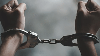 Seelampur Murder: 17കാരനെ അച്ഛൻറെ മുന്നിലിട്ട് കുത്തിക്കൊന്നു; ‘ലേഡി ഡോൺ’ അറസ്റ്റിൽ