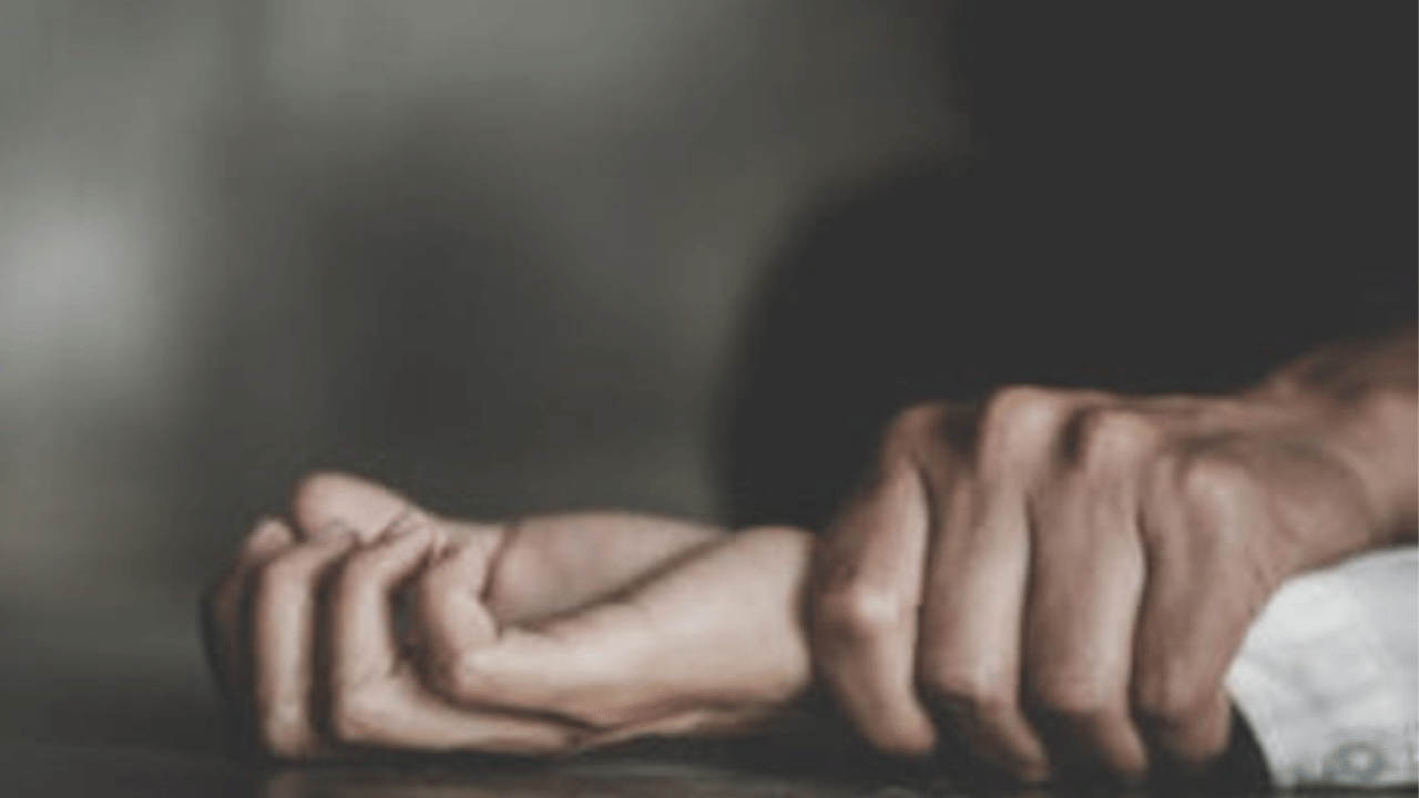 Air hostess Assault: വെന്റിലേറ്ററിൽ കഴിയുന്നതിനിടെ എയർ ഹോസ്റ്റസിനെ ബലാത്സംഗം ചെയ്ത് ആശുപത്രി ജീവനക്കാരൻ; അന്വേഷണം ആരംഭിച്ചു