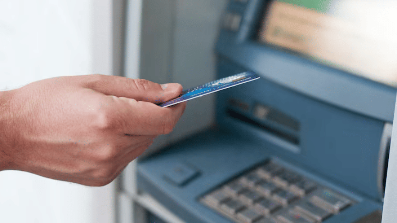 New ATM transaction rules: മെയ് ഒന്ന് മുതൽ എടിഎം ഇടപാടുകൾക്ക് ചെലവേറും; പുതിയ മാറ്റങ്ങൾ ഇങ്ങനെ.... New ATM transaction rules: മെയ് ഒന്ന് മുതൽ എടിഎം ഇടപാടുകൾക്ക് ചെലവേറും; പുതിയ മാറ്റങ്ങൾ ഇങ്ങനെ....