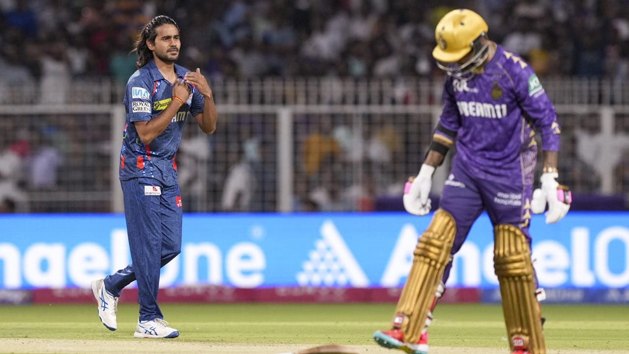 പിന്നീട് മുംബൈ ഇന്ത്യന്‍സിനെതിരെ നടന്ന മത്സരത്തില്‍ നമന്‍ ധിറിന്റെ വിക്കറ്റെടുത്തതിന് ശേഷവും ദിഗ്വേശ് വീണ്ടും അതേ ആഘോഷം നടത്തി. ഇത്തവണയും ശിക്ഷാനടപടിക്ക് വിധേയനായി. മാച്ച്ഫീയുടെ 50 ശതമാനം പിഴയും, രണ്ട് ഡീമെറിറ്റ് പോയിന്റുകളുമാണ് ഇത്തവണ ലഭിച്ചത്.