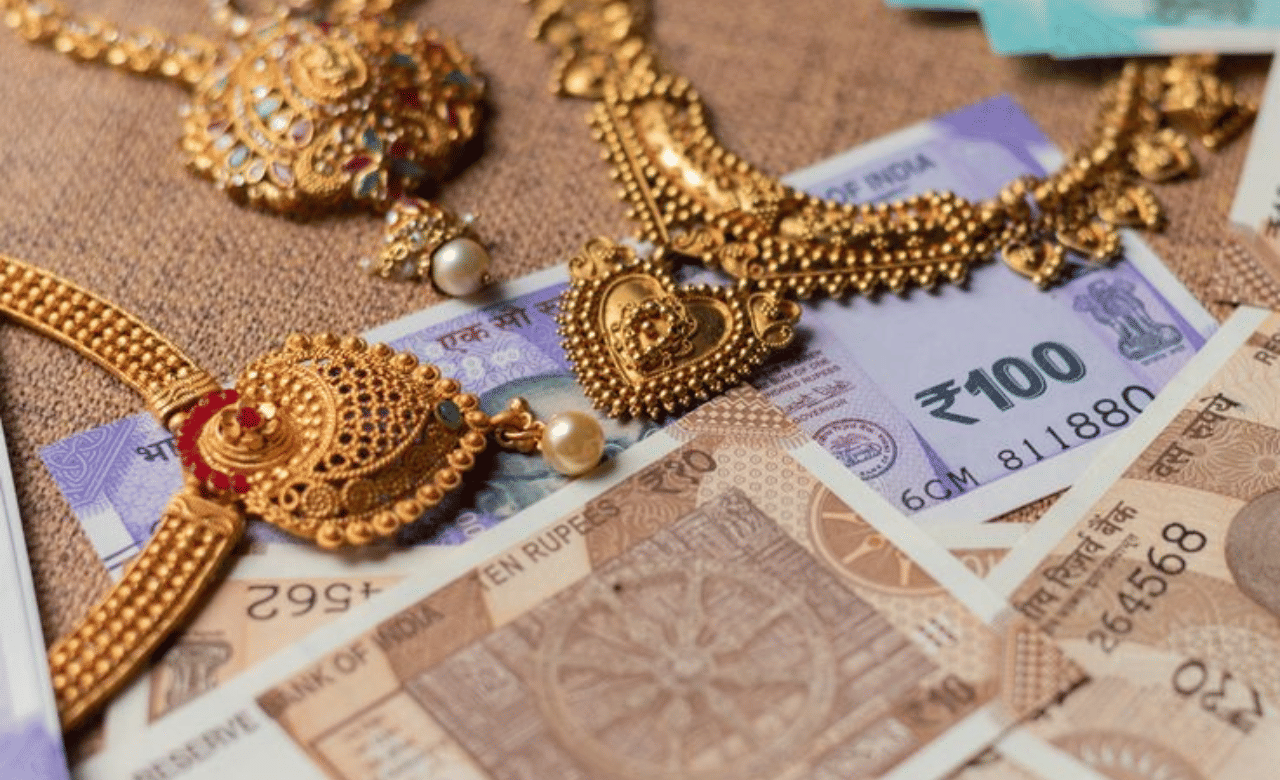 Gold Loan Default: ​ഗോൾഡ് ലോൺ തിരിച്ചടവ് മുടങ്ങുമോ എന്ന ടെൻഷനുണ്ടോ? ഇത്രയും ചെയ്താൽ മതി, നിങ്ങളുടെ ആഭരണങ്ങളും ക്രെഡിറ്റ് സ്കോറും സംരക്ഷിക്കാം