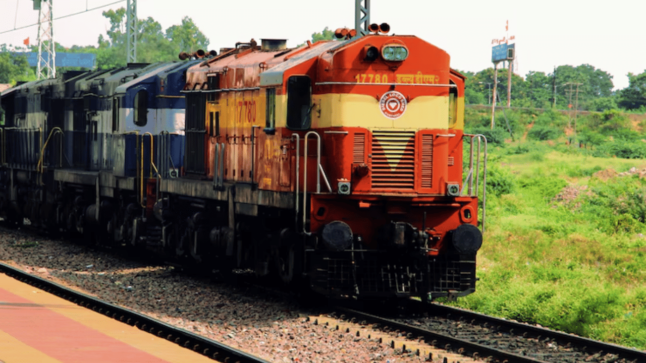 Indian Railway: മേയ് ഒന്ന് മുതൽ ട്രെയിൻ യാത്രയിൽ പുതിയ മാറ്റം; ശ്രദ്ധിച്ചില്ലേൽ പണി കിട്ടും!