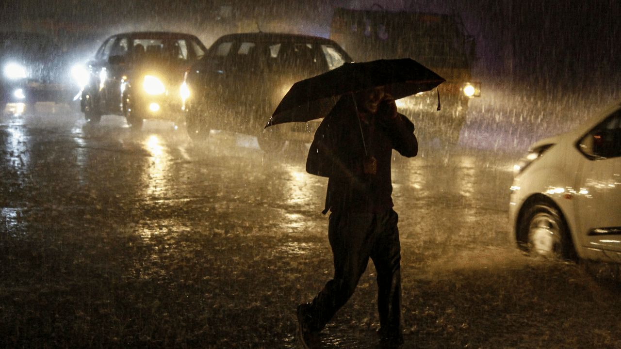 Kerala Rain Alert: കൊടും ചൂടിന് ആശ്വാസം! സംസ്ഥാനത്ത് വരുന്ന ആഞ്ച് ദിവസം മഴ; ഇടിമിന്നൽ ജാ​ഗ്രതാ നിർദ്ദേശം