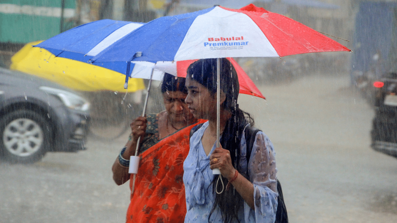 Kerala Rain Alert: സംസ്ഥാനത്ത് ഇന്നും ഇടിമിന്നലോട് കൂടിയ മഴയ്ക്ക് സാധ്യത; കള്ളക്കടൽ ജാ​ഗ്രതാ നിർദ്ദേശം
