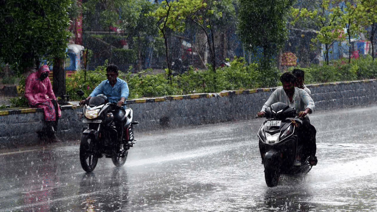 Kerala Rain Alert: ഇന്നും മഴയ്ക്ക് സാധ്യത; സംസ്ഥാനത്ത് മൂന്ന് ജില്ലകളിൽ യെല്ലോ അലർട്ട്