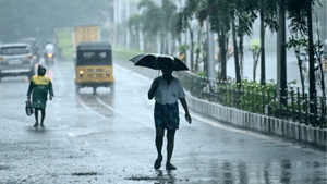 Kerala Rain Alert: ശക്തമായ മഴയും ഒപ്പം കാറ്റും; സംസ്ഥാനത്ത് നാല് ജില്ലകളിൽ യെല്ലോ അലർട്ട്