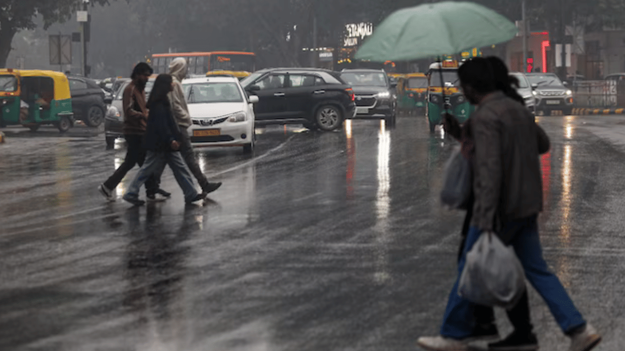 Kerala Rain Alert: സംസ്ഥാനത്ത് മഴ തുടരും; വരും മണിക്കൂറിൽ ഈ ജില്ലകൾക്ക് മുന്നറിയിപ്പ്, ജാ​ഗ്രതാ നിർദ്ദേശം