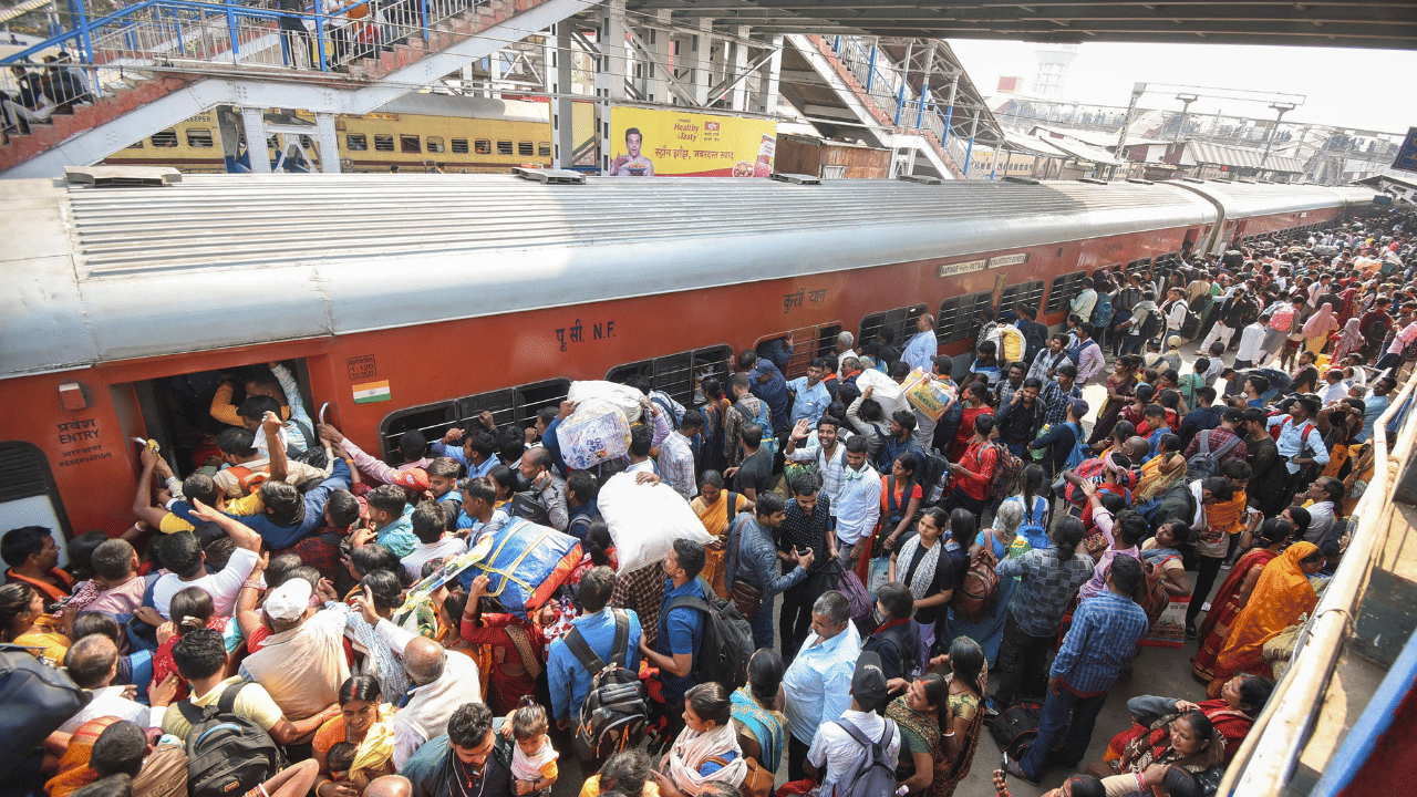 Vishu Special Train: വിഷുവിന് കണി നാട്ടിൽ തന്നെ... സ്പെഷ്യൽ ട്രെയിൻ സർവീസ് ഇങ്ങനെ; അറിയാം കൂടുതൽ വിവരങ്ങൾ