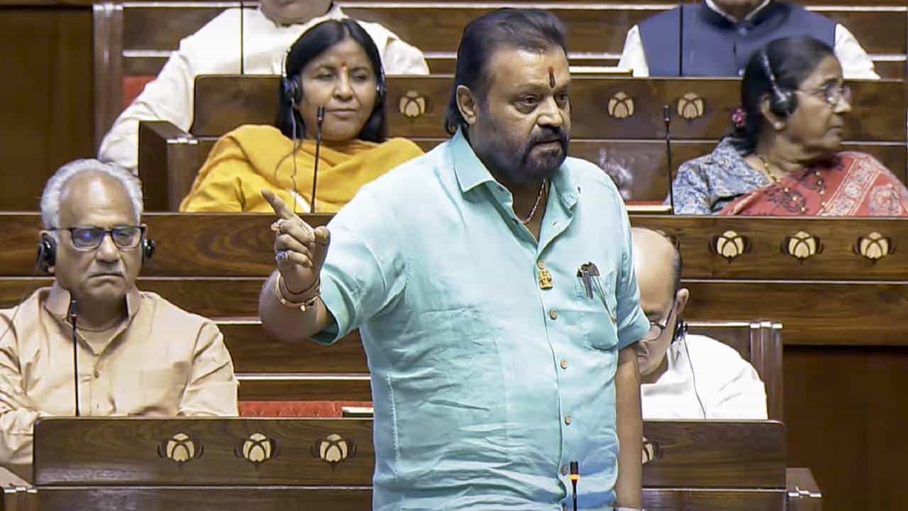 Suresh Gopi: ‘എമ്പുരാനി’ൽ നിന്നും പേര് ഞാന് വിളിച്ച് പറഞ്ഞ് നീക്കം ചെയ്യിപ്പിച്ചത്; വെട്ടിമാറ്റിയത് അവരുടെ ഇഷ്ടത്തിന്; ക്ഷുഭിതനായി സുരേഷ് ഗോപി Suresh Gopi: ‘എമ്പുരാനി’ൽ നിന്നും പേര് ഞാന് വിളിച്ച് പറഞ്ഞ് നീക്കം ചെയ്യിപ്പിച്ചത്; വെട്ടിമാറ്റിയത് അവരുടെ ഇഷ്ടത്തിന്; ക്ഷുഭിതനായി സുരേഷ് ഗോപി