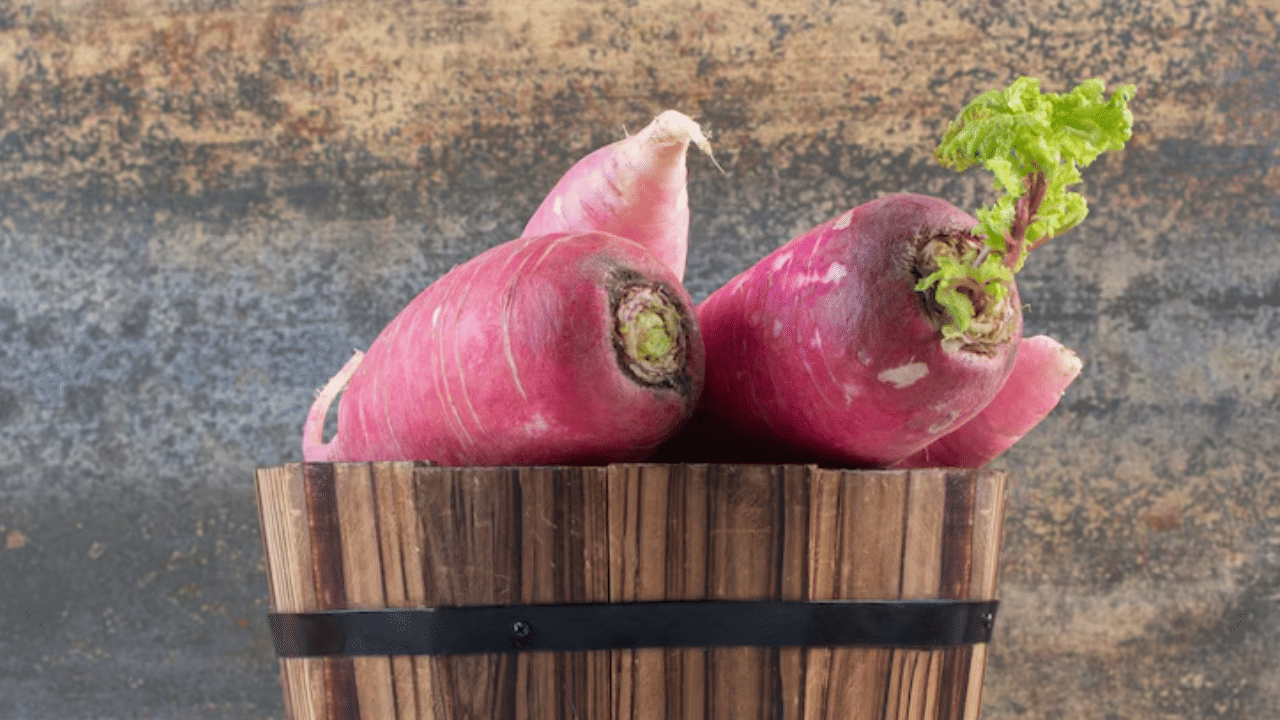 മധുരക്കിഴങ്ങിലെ ബീറ്റാ കരോട്ടിൻ കാഴ്ച ശക്തി മെച്ചപ്പെടുത്തുകയും കണ്ണിന്റെ ആരോഗ്യത്തെ കാക്കുകയും ചെയ്യുന്നു.