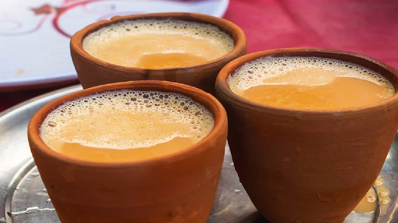 History Of Tea: അയ്യായിരം വർഷത്തെ ചരിത്രം; ഒരു ഒന്നൊന്നര വികാരമായി മാറിയ ചായ History Of Tea: അയ്യായിരം വർഷത്തെ ചരിത്രം; ഒരു ഒന്നൊന്നര വികാരമായി മാറിയ ചായ