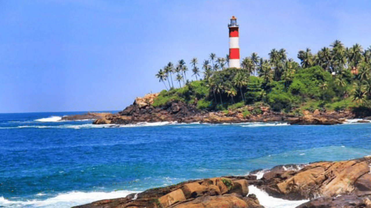 Beaches In Thiruvananthapuram: അവധിക്കാലം ആഘോഷിക്കാൻ തലസ്ഥാനത്തേക്ക് വിട്ടോ; മനോഹരമായ ബീച്ച് കാഴ്ചകൾ നിരവധി