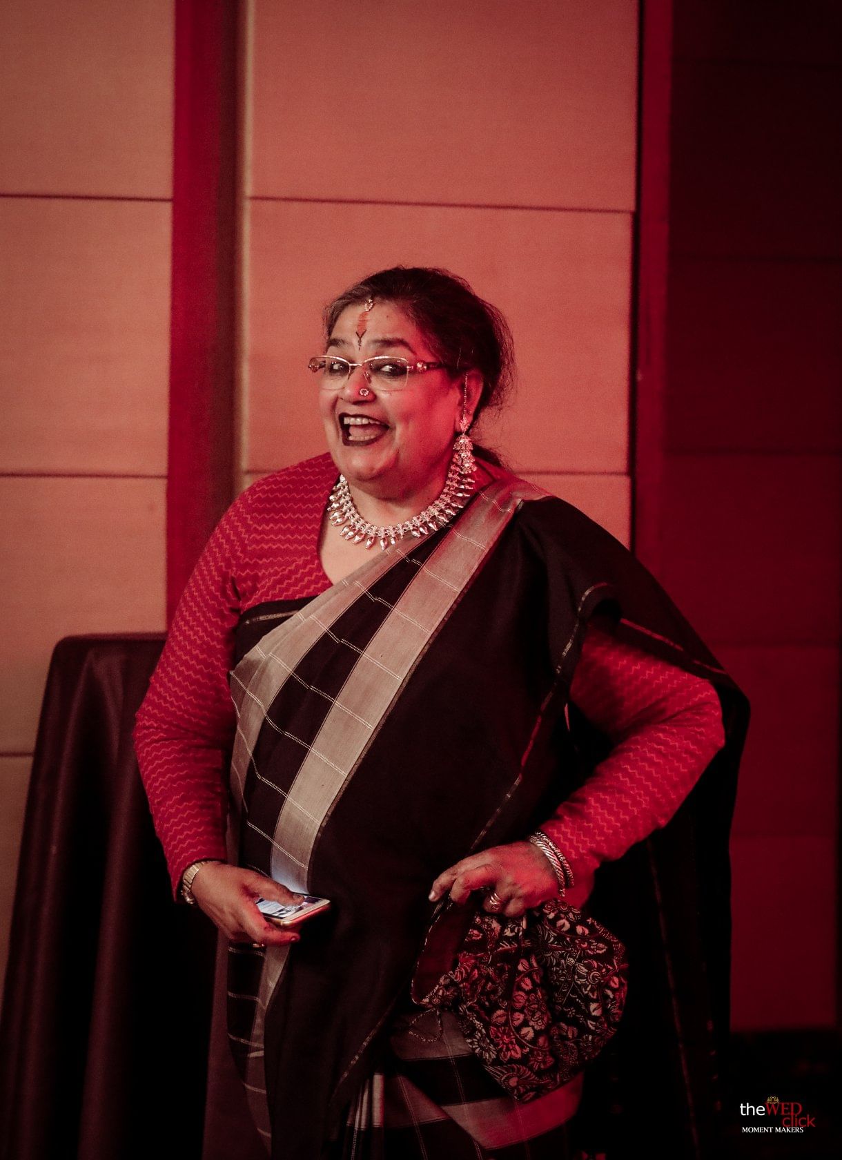 ഗലാട്ട തമിഴ് ഡോട്ട് കോമിന് നൽകിയ അഭിമുഖത്തിലായിരുന്നു ഗായികയുടെ പ്രതികരണം.ഉഷ ഉതുപ്പിന്റെ കൈവശം ഒന്നര കോടി രൂപയുടെ കാഞ്ചിപുരം സാരികൾ ഉണ്ടെന്ന് കേട്ടു.