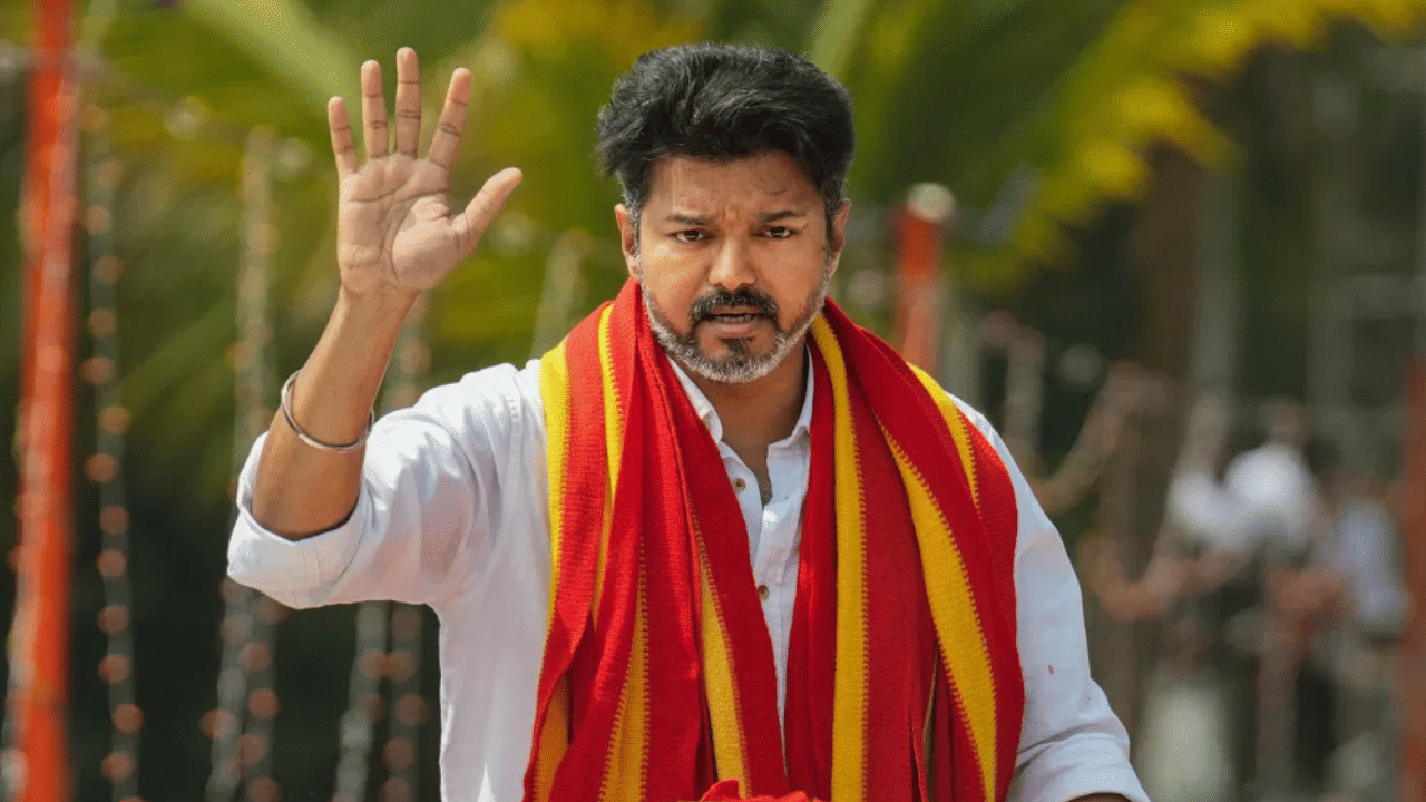 Vijay: അണ്ണാ ഡിഎംകെ എംജിആറിന്റെ ആശയങ്ങളിൽ നിന്ന് അകലെ, ഡിഎംകെ ബിജെപിയുടെ രഹസ്യ പങ്കാളി; പരിഹസിച്ച് വിജയ്