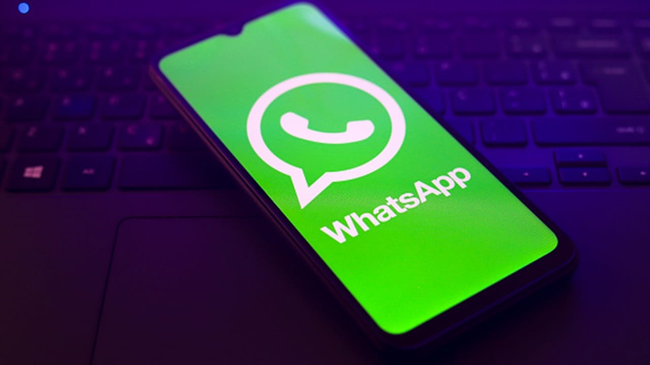 ചില ഉപയോക്താക്കള്‍ക്ക് സ്റ്റാറ്റസുകള്‍ അപ്‌ഡേറ്റ് ചെയ്യാന്‍ സാധിച്ചില്ല. തടസത്തിനുള്ള കാരണം വാട്‌സാപ്പ് വ്യക്തമാക്കിയിട്ടില്ല. ഈ വര്‍ഷം ഫെബ്രുവരി 28നും തടസം നേരിട്ടിരുന്നു.