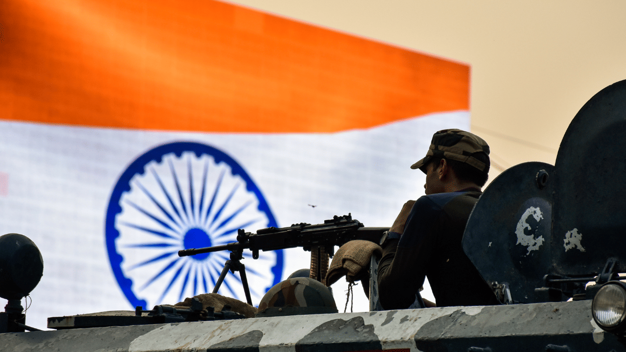 പഹൽഗാം ഭീകരാക്രമണത്തിന് മറുപടിയായി ഇന്ത്യ നടത്തിയ ഓപ്പറേഷൻ സിന്ദൂർ, രാജ്യത്തിന്റെ പ്രതിരോധ ശേഷികളിലെ ഗണ്യമായ ചില പ്രശ്നങ്ങൾ തുറന്നു കാട്ടുന്നതായിരുന്നു. പാകിസ്ഥാനിൽ കാര്യമായ നാശനഷ്ടങ്ങൾ ഉണ്ടാക്കാൻ കഴിഞ്ഞെങ്കിലും ഡ്രോണുകൾ ഉൾപ്പെടെയുള്ളവയെ നേരിടാൻ ഇന്ത്യയ്ക്ക് ഒരു സി-റാം (കൗണ്ടർ റോക്കറ്റ്, ആർട്ടിലറി, മോർട്ടാർ) സംവിധാനം ആവശ്യമാണെന്ന് വിദഗ്ദ്ധർ അഭിപ്രായപ്പെടുന്നു.