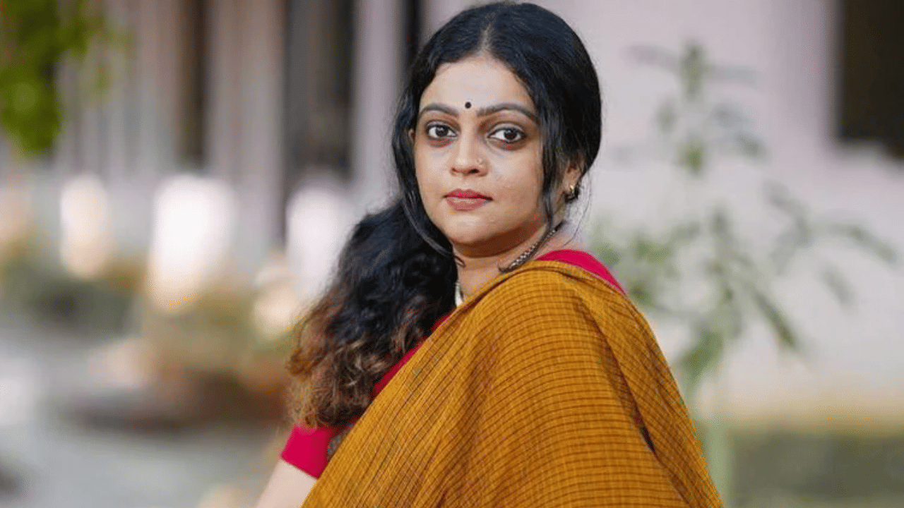 Aswathy Sreekanth: ഈ ലോകം അത്ര നന്നല്ല കുഞ്ഞേ; നാല് വയസുകാരി പീഡനത്തിനിരയായ സംഭവത്തിൽ പ്രതികരിച്ച് നടി അശ്വതി ശ്രീകാന്ത്