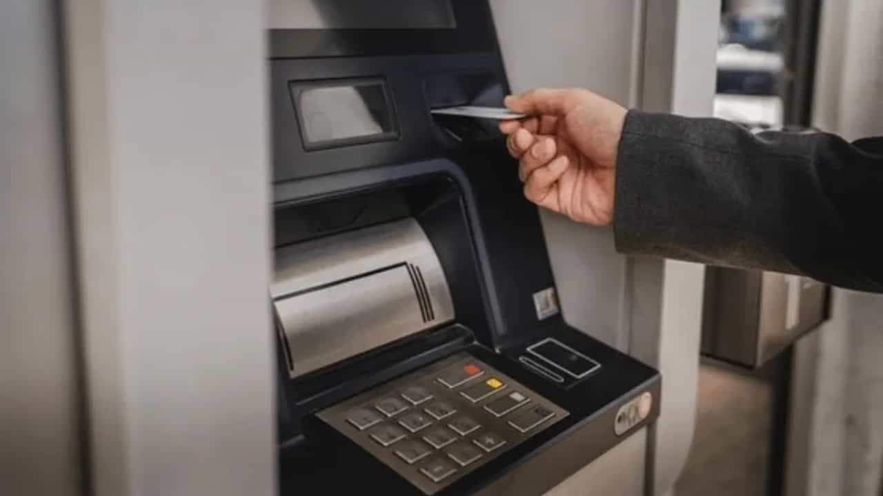 Viral News: 3000 കൊടുത്തു 4000 കിട്ടി; ആ എടിഎമ്മിൽ നിന്നും കോളടിച്ചവർ നിരവധി