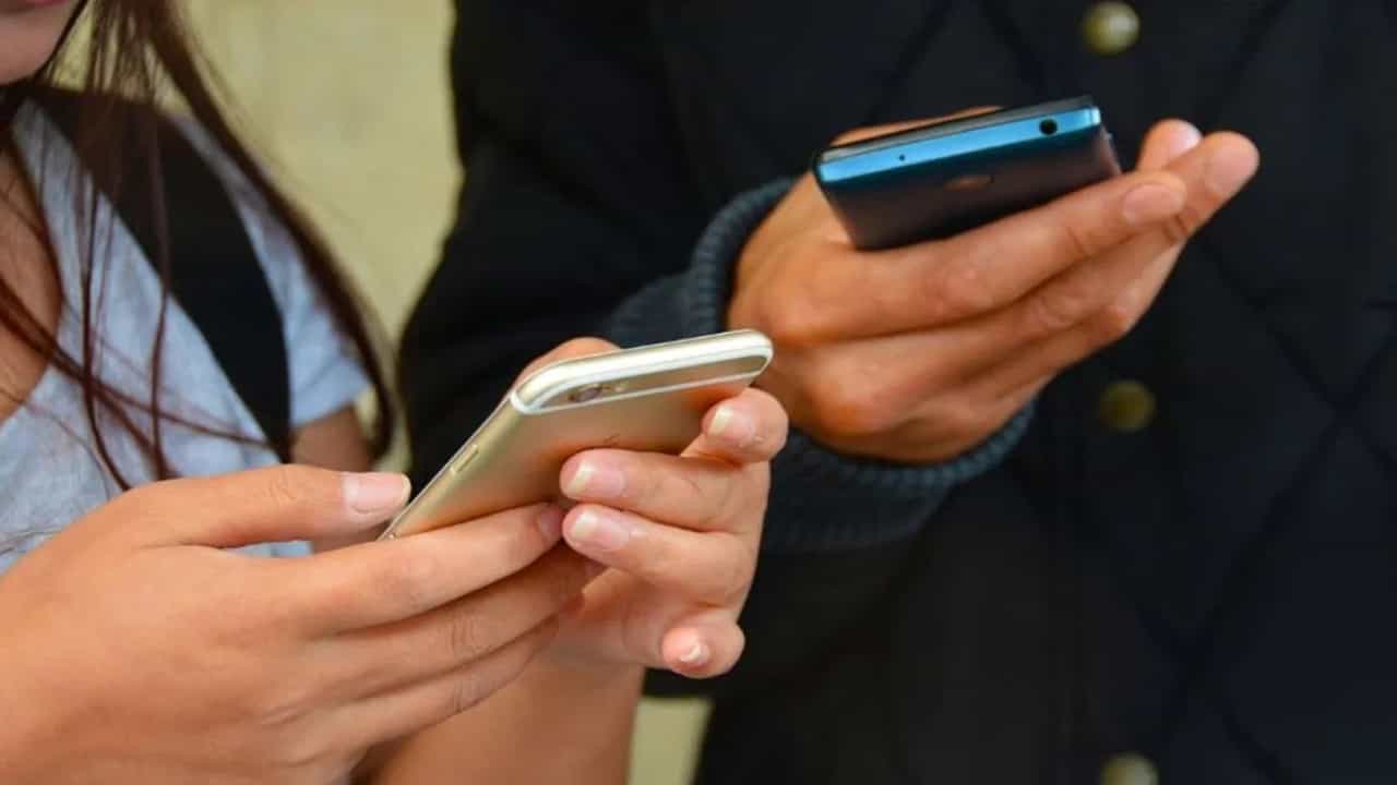 Airtel Cheap Recharge Plans: 199 രൂപക്ക് സിം കട്ടാവാതിരിക്കാനുള്ള പ്ലാൻ വേണോ? എയർടെല്ലിലുണ്ട് Airtel Cheap Recharge Plans: 199 രൂപക്ക് സിം കട്ടാവാതിരിക്കാനുള്ള പ്ലാൻ വേണോ? എയർടെല്ലിലുണ്ട്