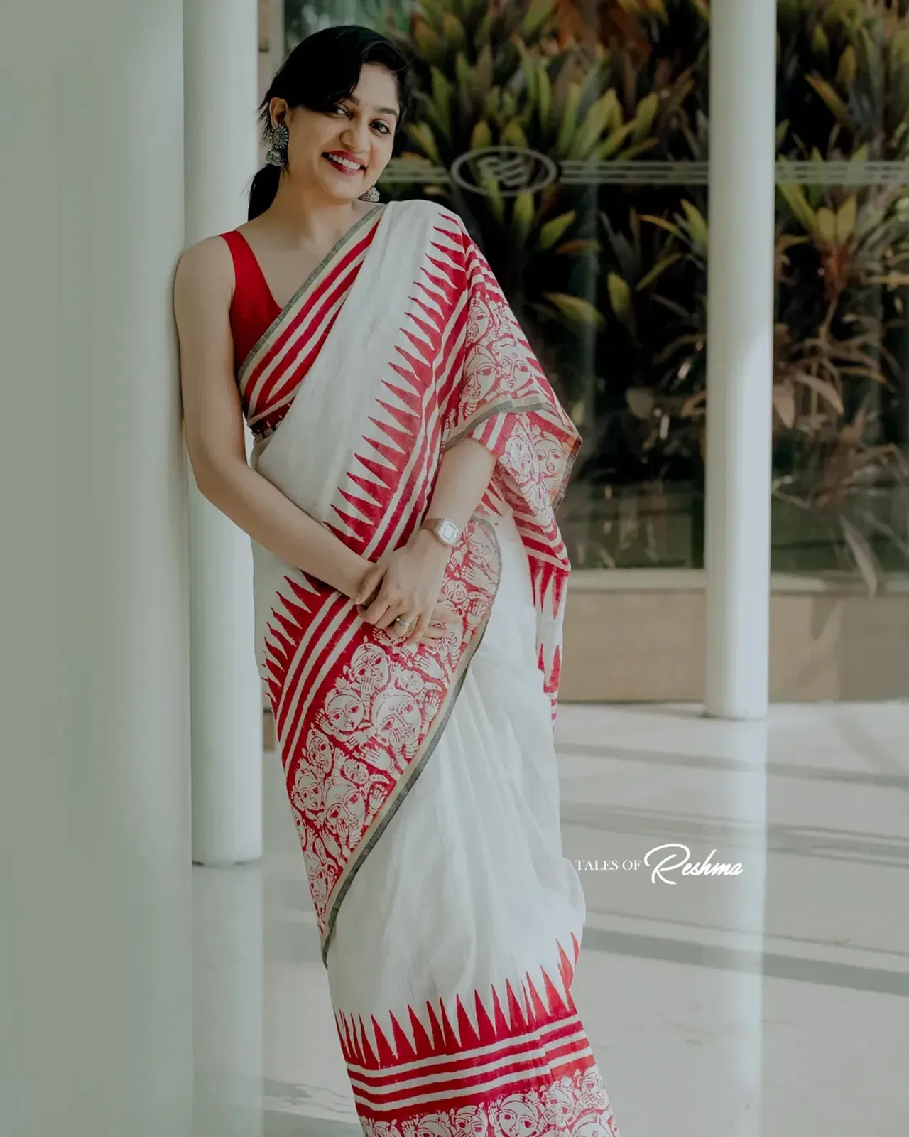 ആര്യ ബഡായിയുടെ ആദ്യ വിവാഹ ജീവിതം തകര്‍ന്നത് വലിയ രീതിയില്‍ ചര്‍ച്ചയായിരുന്നു. മറ്റൊരു ബന്ധത്തിലേര്‍പ്പെട്ടതിന് പിന്നാലെയായിരുന്നു ആര്യയും ആദ്യ ഭര്‍ത്താവായ രോഹിത് സുശീലനും വേര്‍പ്പിരിഞ്ഞത്. എന്നാല്‍ തന്റെ കാമുകനും സുഹൃത്തും തമ്മില്‍ ബന്ധമുണ്ടെന്ന് താന്‍ പിന്നീടാണ് അറിഞ്ഞതെന്ന് ആര്യ വെളിപ്പെടുത്തിയിരുന്നു. (Image Credits: Instagram)