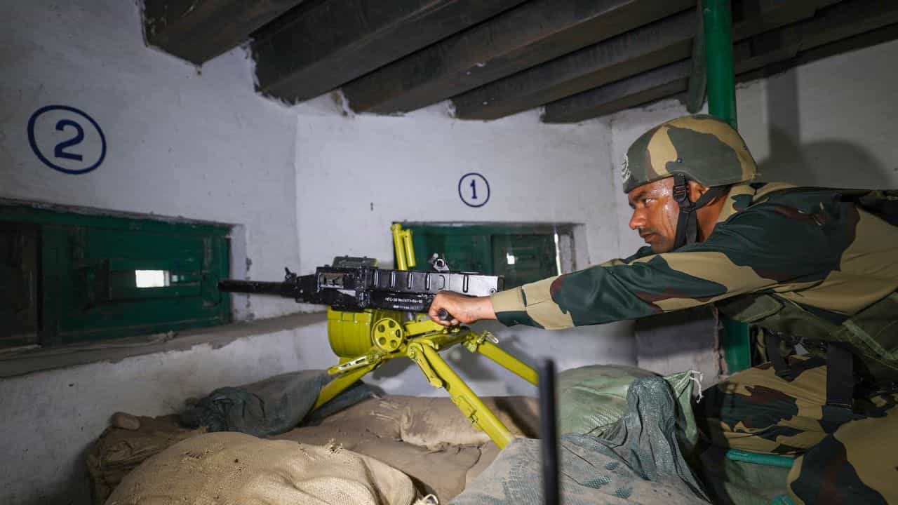 Operation Sindoor: അതിര്‍ത്തിയില്‍ ജാഗ്രതയോടെ തുടരും, പാകിസ്ഥാനെ വിശ്വസിക്കാനാകില്ല: ബിഎസ്എഫ്‌