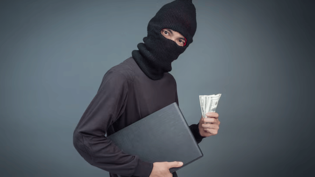 Bengaluru thief Arrest: മൂന്ന് ഭാര്യമാരും 9 മക്കളുമുണ്ട്, അവരെ പോറ്റാനാണ് സർ കള്ളനായത്... വെളിപ്പെടുത്തലുമായി മോഷ്ടാവ് Bengaluru thief Arrest: മൂന്ന് ഭാര്യമാരും 9 മക്കളുമുണ്ട്, അവരെ പോറ്റാനാണ് സർ കള്ളനായത്... വെളിപ്പെടുത്തലുമായി മോഷ്ടാവ്