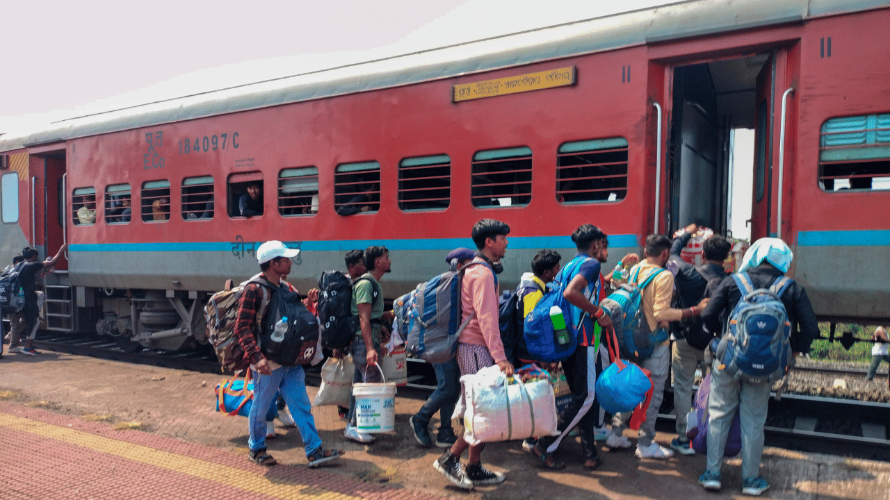 Bengaluru Train Service: യാത്രക്കാർ ശ്രദ്ധിക്കുക; ബംഗളൂരുവിലേക്ക് ജൂൺ 1 മുതൽ ചില ട്രെയിൻ ഓടില്ല, കാരണം Bengaluru Train Service: യാത്രക്കാർ ശ്രദ്ധിക്കുക; ബംഗളൂരുവിലേക്ക് ജൂൺ 1 മുതൽ ചില ട്രെയിൻ ഓടില്ല, കാരണം