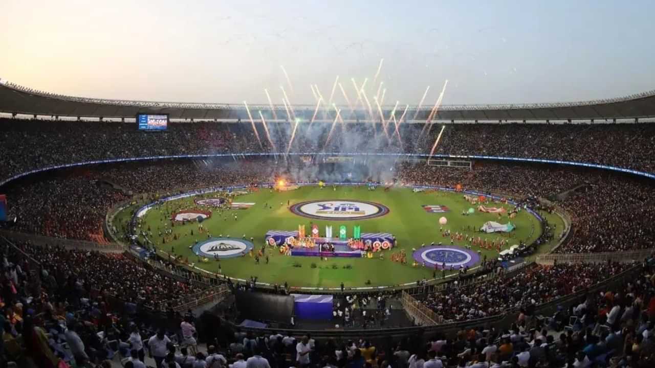 Bomb Threat : ബോംബ് വെച്ച് തകർക്കും; നരേന്ദ്ര മോദി സ്റ്റേഡിയത്തിന് ബോംബ് ഭീക്ഷണി