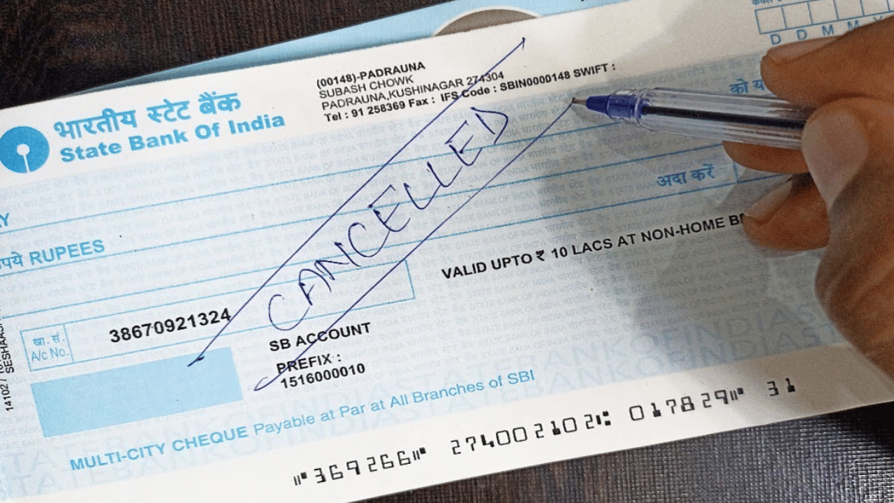 Cancelled Cheque: എന്താണ് ക്യാൻസൽഡ് ചെക്ക്? ബാങ്കുകളും തൊഴിലുടമകളും ഇവ ആവശ്യപ്പെടാനുള്ള കാരണം അറിയാമോ?