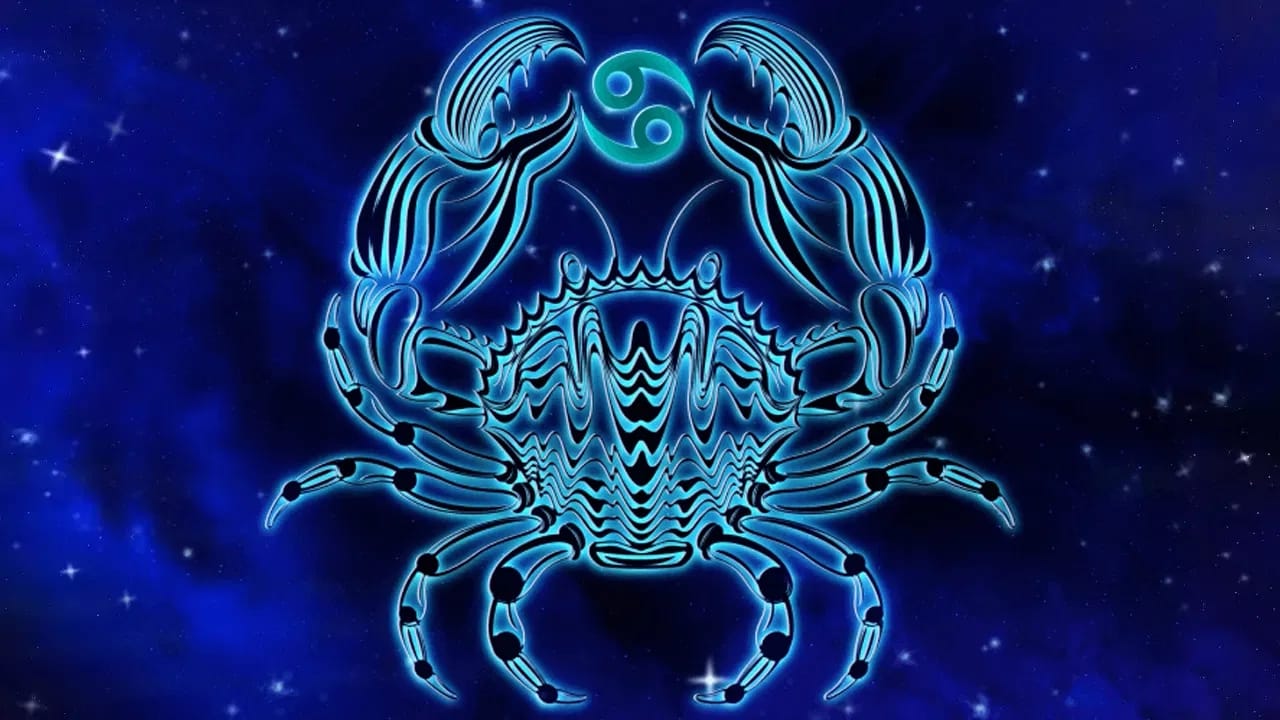 കർക്കിടക രാശിക്കാർ പൊതുവേ അസൂയാലുക്കളാണ്. ഇവർക്ക് നല്ല കഴിവുണ്ട്. പക്ഷേ ഇത് പൂർണ്ണമായി അവർക്ക്  അറിയില്ല. ഇവരുടെ അസൂയ  മനോഭാവത്തിൽ പിന്നോട്ടല്ല