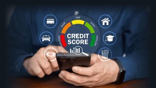 Credit Card Mistakes: ക്രെഡിറ്റ് കാര്‍ഡ് ഉണ്ടെന്ന് കരുതി ആര്‍ഭാടം വേണ്ട; കടഭാരം ഉയരും സമാധാനം പോകും