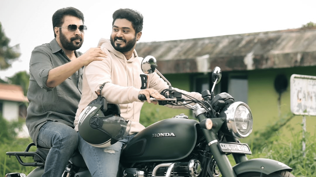 ജനുവരിയിലാണ് ചിത്രം റിലീസ് ചെയ്തത്. തിയറ്റർ റിലീസിന് ശേഷം 40 ദിവസത്തിനുള്ളിൽ മമ്മൂട്ടി ചിത്രം ഒടിടിയിൽ എത്തേണ്ടതാണ്. എന്നാൽ മാസങ്ങൾ പിന്നിട്ടിട്ടും ഡോമിനിക്കും കൂട്ടരും ഒടിടിയിൽ എത്തിയിട്ടില്ല.