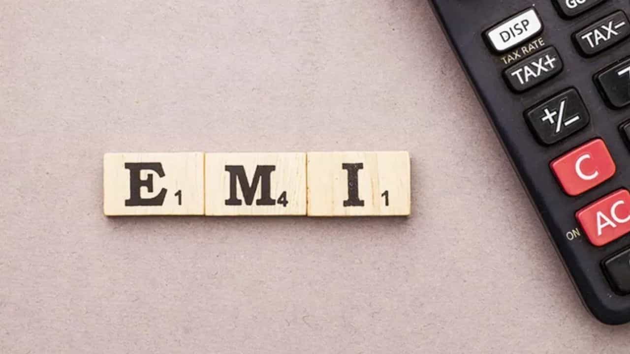 EMI Calculator: വായ്പ എടുക്കാന്‍ പ്ലാനുണ്ടോ അതും 5 ലക്ഷം? ഇഎംഐ എത്രയെന്ന് കണ്ടുപിടിക്കാം