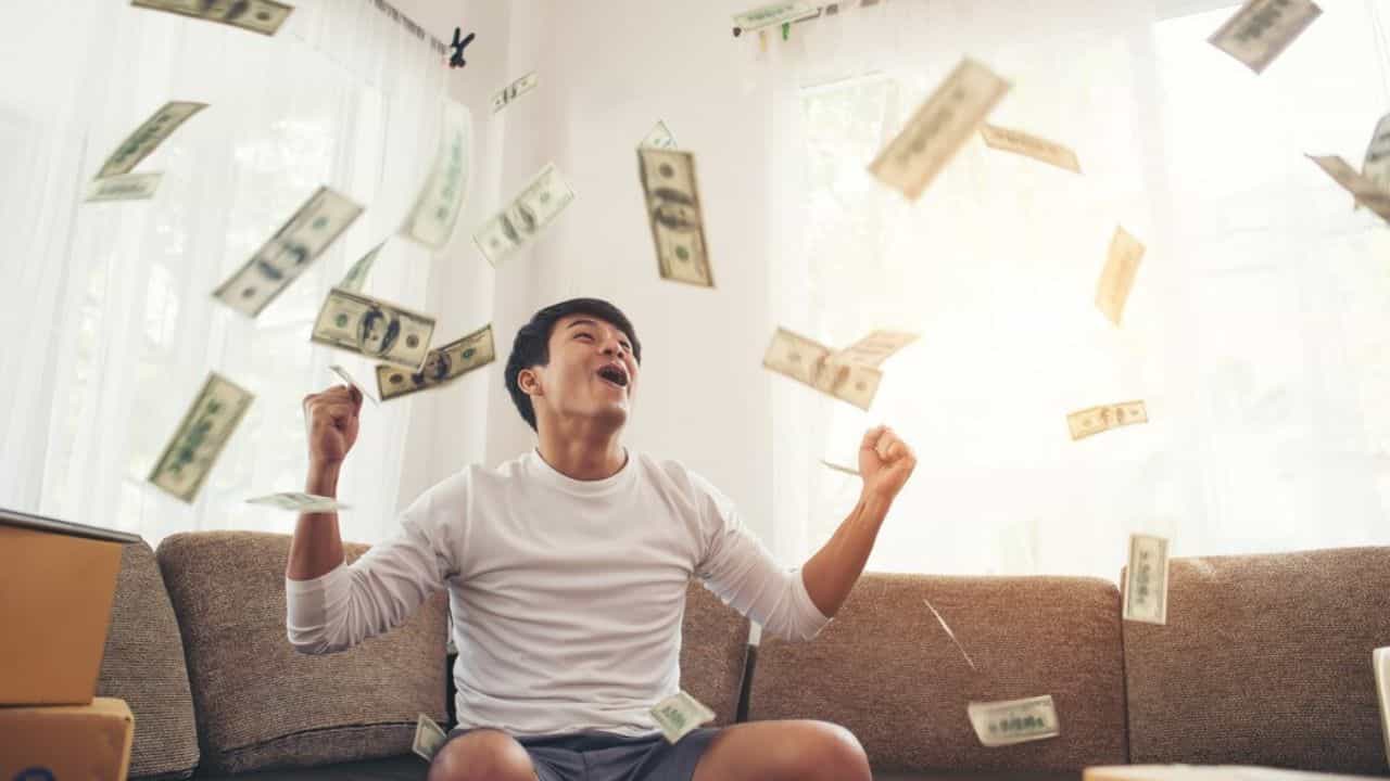 Financial Freedom: സാമ്പത്തിക സ്വാതന്ത്ര്യം പെട്ടെന്ന് നേടാം; ബാധ്യതകളെ ലഘൂകരിച്ച് മുന്നേറാം