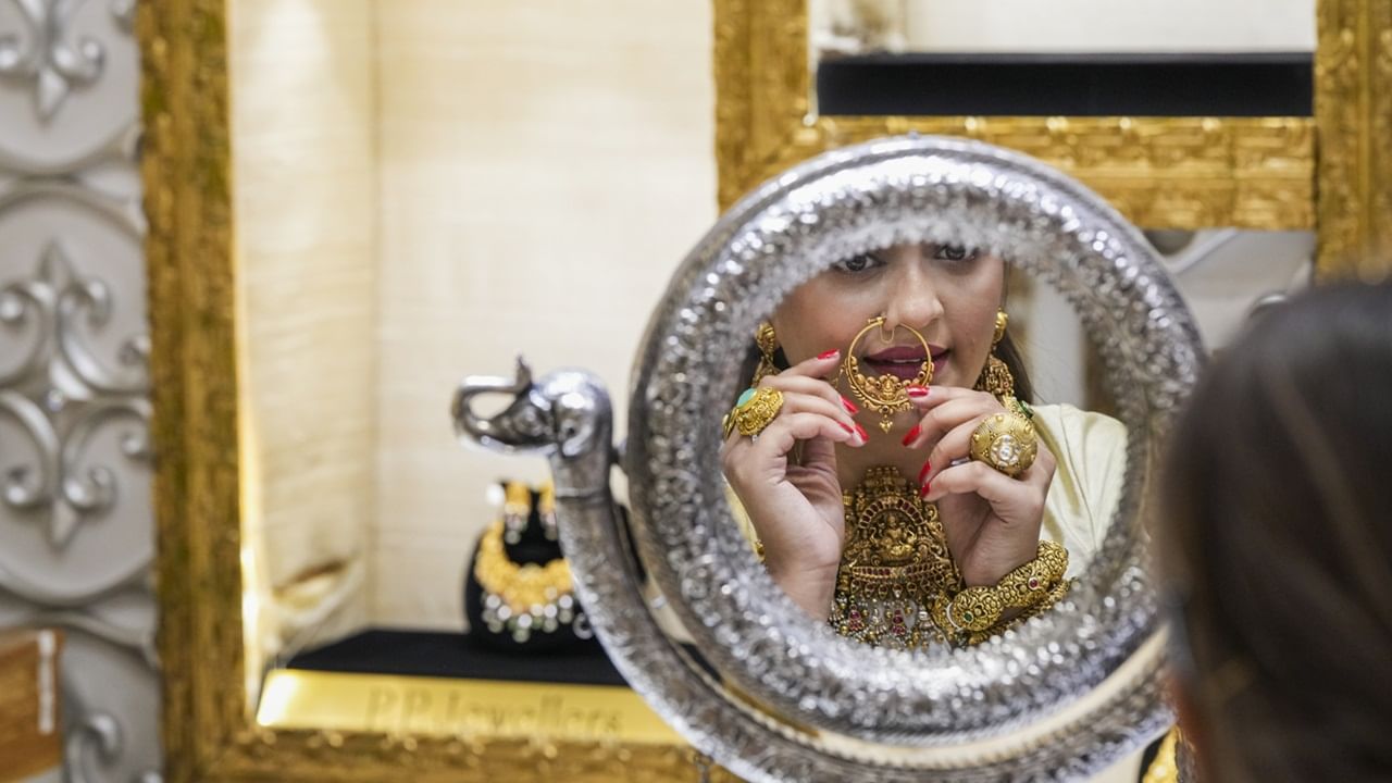 Kerala Gold Rate: ഇന്ത്യ-പാക് സംഘര്‍ഷം സ്വര്‍ണവിലയെ ‘തീ’ പിടിപ്പിക്കുമോ? വരും ദിവസങ്ങളില്‍ കാത്തിരിക്കുന്നതെന്ത്?