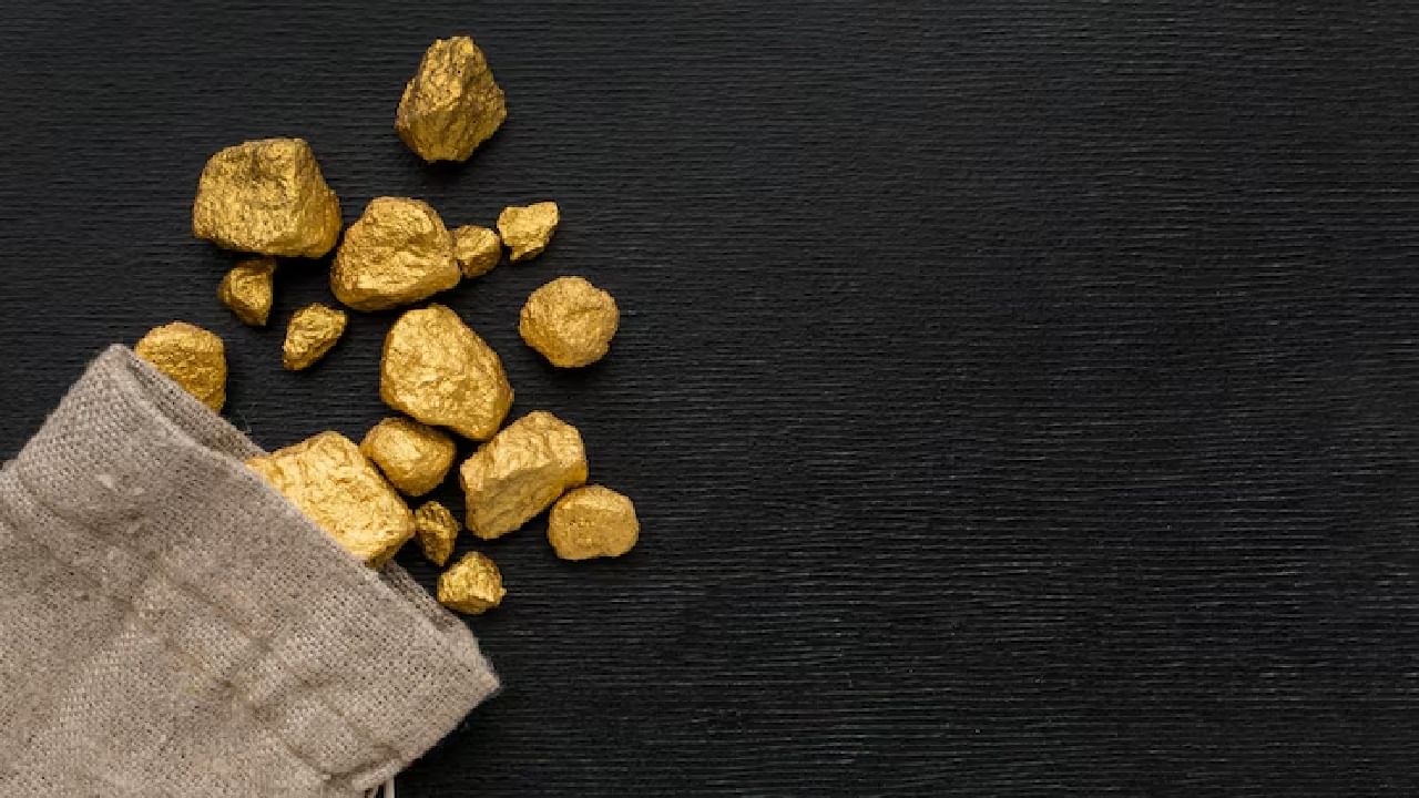 10 ലക്ഷം കിലോഗ്രാം സ്വര്‍ണം ഇവിടെയുണ്ടാകാമെന്നാണ് കരുതുന്നത്. ഹുനാൻ പ്രവിശ്യയിലെ പിങ്ജിയാങ് കൗണ്ടിയിലാണ്‌ സ്വര്‍ണ്ണ ഖനി കണ്ടെത്തിയത്.