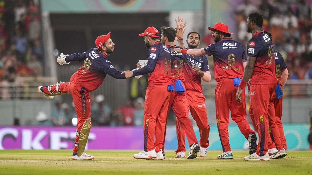 IPL 2025: എന്താ ഇപ്പോള്‍ സംഭവിച്ചേ? എന്ത് മൂഡ്, ആര്‍സിബി മൂഡ്! തകര്‍ന്നടിഞ്ഞ് പഞ്ചാബ് ബാറ്റിങ്‌