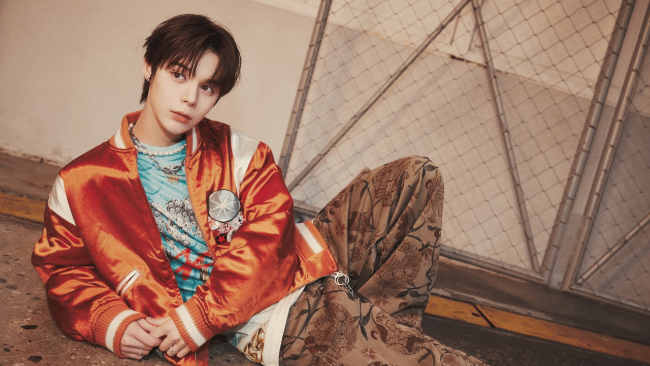 ട്രെയിനി താരത്തെ പ്ലാസ്റ്റിക് സർജറിക്ക് വിധേയനാക്കിയെന്ന് ആരോപിച്ച് കെ-പോപ്പ് ഏജൻസിയായ എസ്എം എന്റർടൈൻമെന്റസിനെതിരെ വ്യാപക വിമർശനം. സോഷ്യൽ മീഡിയയിൽ ഒന്നടങ്കം കെ-പോപ്പ് ആരാധകർ പ്രതിഷേധം അറിയിച്ചു. (Image Credits: Instagram)