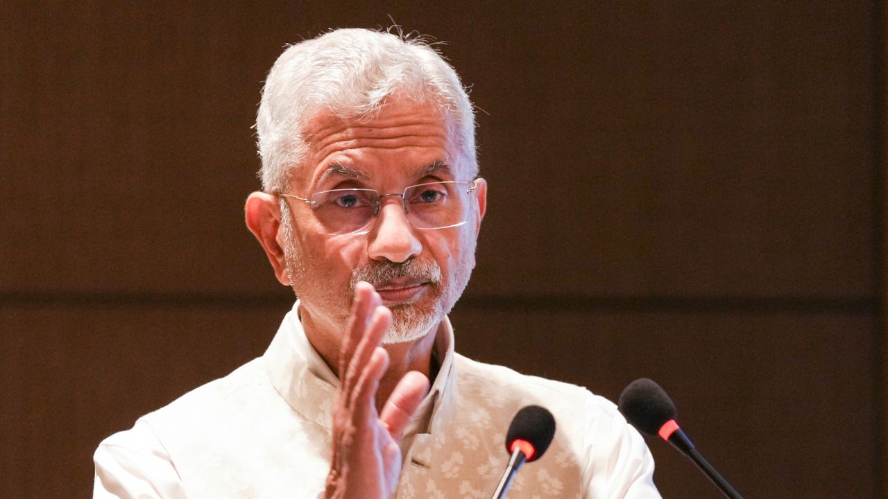 India Pakistan Tensions: ആയുധങ്ങള് പിന്വലിക്കുന്നുവെന്ന് വ്യക്തമാക്കി ഇന്ത്യ-പാക് വിദേശകാര്യമന്ത്രിമാര് India Pakistan Tensions: ആയുധങ്ങള് പിന്വലിക്കുന്നുവെന്ന് വ്യക്തമാക്കി ഇന്ത്യ-പാക് വിദേശകാര്യമന്ത്രിമാര്