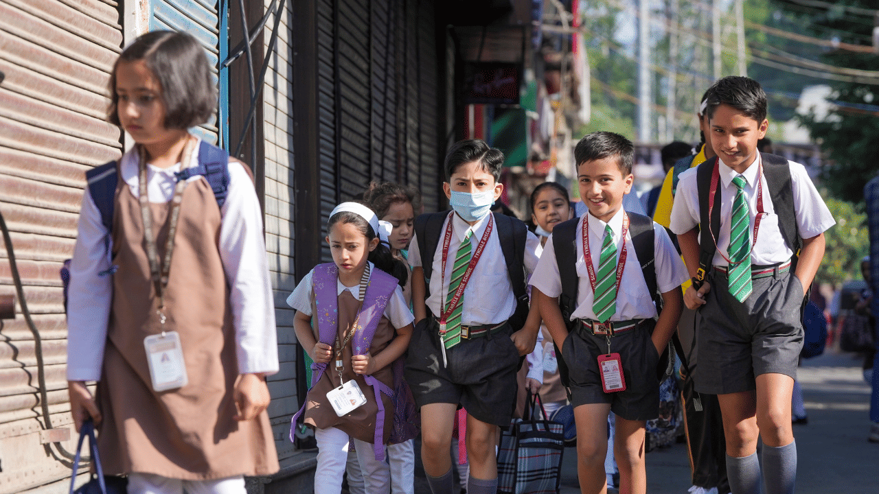 Jammu Schools Open: സമാധാനത്തിലേക്ക്; കശ്‌മീരിലെ വിവിധ അതിർത്തി സ്‌കൂളുകൾ ഇന്ന് തുറക്കും